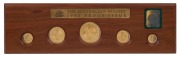 Coins - Australia: Gold: 1995 GOLD NUGGET SERIES: 1 oz ($100), 1/2oz ($50), 1/4 oz ($25), 1/10 oz ($15) and 1/20oz ($5) gold coins displayed in timber presentation case within leather sleeve (Ref. PN93 FS, #137); 1.90oz (59.10gr) of 999/1000 gold. (5 coin