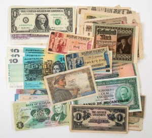 Banknotes - Australia: Decimal Banknotes: Assortment with 1982 (R78) Johnston/Stone $1 general prefix consecutive runs, comprising serial nos DKU056439-43 & DNF477745-51 Unc, also aUnc Johnston/Fraser $2 (3), Fraser/Cole $5 (2), Johnston/Faser $10 (4) including consecutive 'URG 110522-23' (Unc); polymers with 1992 Fraser/Cole $5 (3) incl. AB11667342-43 consecutive (Unc), $5 McFarlane/Evans (Unc), $10 Fraser/Evans (2) EH93297980-81 consecutive (Unc);