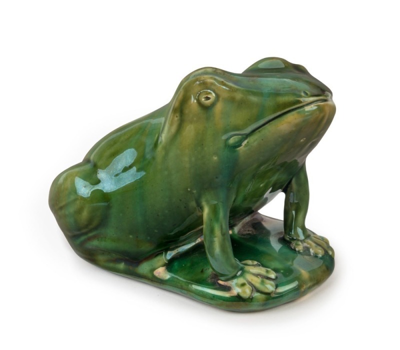 BENDIGO POTTERY green glazed pottery frog, 13cm high, 18cm long