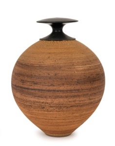 LES BLAKEBOROUGH studio pottery vase, monogram stamp "L.B.", 21cm high