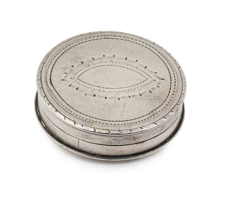 A Georgian sterling silver circular patch box by Samuel Pemberton of Birmingham, circa 1825, 2.5cm diameter.
