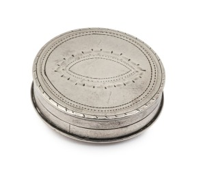 A Georgian sterling silver circular patch box by Samuel Pemberton of Birmingham, circa 1825, 2.5cm diameter.