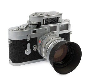 LEITZ: Leica Model M3 Single Stroke [#972840], 1959, with Summilux f4 50mm lens [#1689399] together with a Leitz E43 UVa lens filter, a XOOIM lens shade and a Leica MC coupled light meter [#49788]