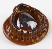 BENDIGO POTTERY shell shaped Colonial soap dish with frog decoration, 19th century, ​​​​​​​13.5cm wide - 3