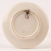 GUY BOYD & DORIS BOYD hand-painted pottery dish, incised "Guy Boyd" and signed on the front "DORIS BOYD", ​​​​​​​12cm diameter - 2