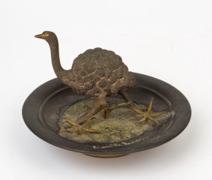 A silver plated inkwell with gilded highlights, 19th/20th century, 11cm high, 15cm diameter