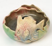 CASTLE HARRIS pottery candle holder with two applied fish, incised "Castle Harris", ​​​​​​​6cm high, 14cm wide - 2