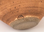 LES BLAKEBOROUGH studio pottery vase, monogram stamp "L.B.", ​​​​​​​21cm high - 2