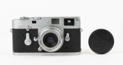 LEITZ: Leica Model M2 [#1163706], with Summaron f3.5 35mm lens [#1176155]. Leica body cap present. - 2