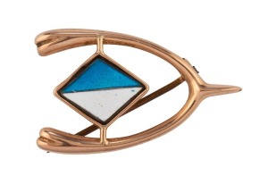 WILLIS & SONS of Melbourne WW1 9ct rose gold and enamel military patch wishbone brooch, stamped "9,W." with pictorial mark, 3.5cm wide, 2.1 grams