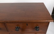 An important and early Colonial cedar chest of drawers, Hobart, Tasmanian origin, circa 1815-1825. A stunning and refined example inspired by the first period Hepplewhite style with five drawers, bracket feet and neat square form. Handsome Georgian propor - 3