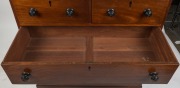 An important and early Colonial cedar chest of drawers, Hobart, Tasmanian origin, circa 1815-1825. A stunning and refined example inspired by the first period Hepplewhite style with five drawers, bracket feet and neat square form. Handsome Georgian propor - 4