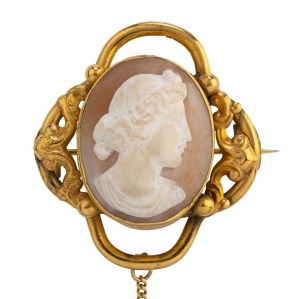 An antique yellow gold cameo portrait brooch, 19th century, 4cm high