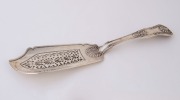 A fine Georgian King's pattern fish server, London, circa 1829, 30cm long, 224 grams