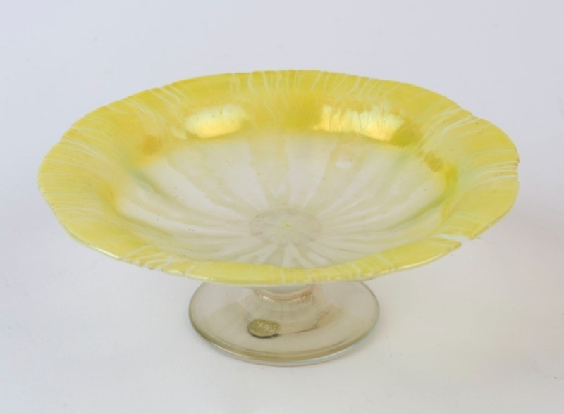 TIFFANY American art glass bon bon dish with yellow iridescent finish, mid 20th century, engraved on the base, plus original factory label, 5.5cm high, 15cm wide