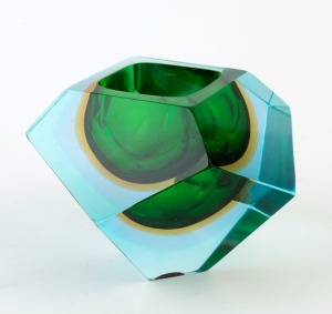 Murano glass faceted sommerso bowl, circa 1960, 11cm high, 14cm wide