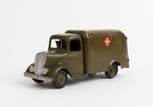 BRITAINS (No.1512) Army Ambulance with stretcher and driver, ​​​​​​​15cm long