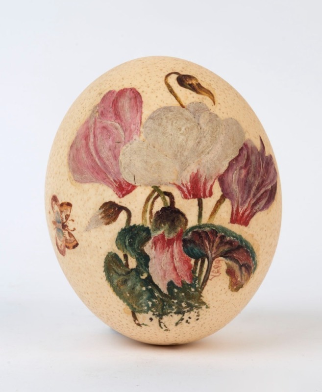 A folk art hand-painted ostrich egg with butterfly and floral display/ 20th century, ​​​​​​​14cm high