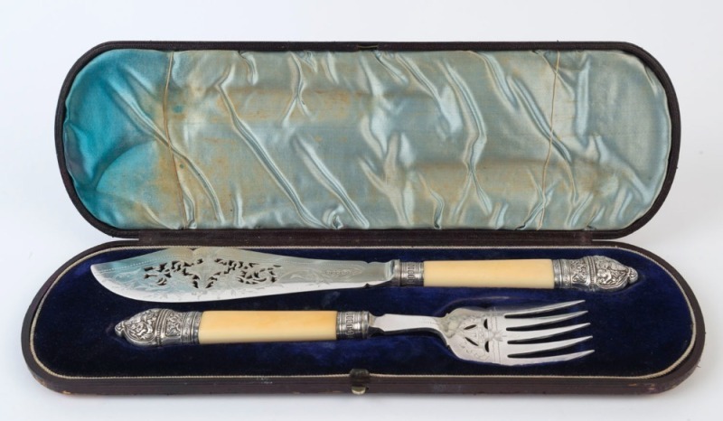 Antique English fish servers with sterling silver mounts and ivory handles, in original plush fitted box, 19th century, ​​​​​​​the box 39.5cm wide