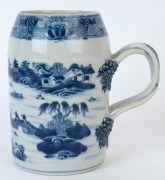 An antique Chinese blue and white export porcelain pint tankard, early 18th century, ​​​​​​​17cm high - 3