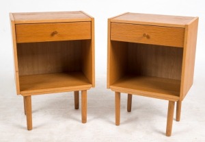 A pair of retro single drawer oak finished bedside tables, 52cm high, 36cm wide, 25cm deep