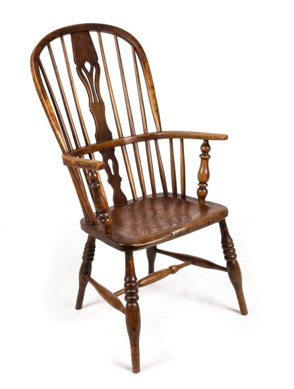 An antique English elm Windsor chair, ​​​​​​​104cm high, 56cm across the arms