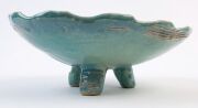 DEREK SMITH pottery fruit bowl with floral decoration and turquoise glaze, incised "D.S.", ​​​​​​​10cm high, 25cm wide - 3