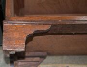 An important and early Colonial cedar chest of drawers, Hobart, Tasmanian origin, circa 1815-1825. A stunning and refined example inspired by the first period Hepplewhite style with five drawers, bracket feet and neat square form. Handsome Georgian propor - 14