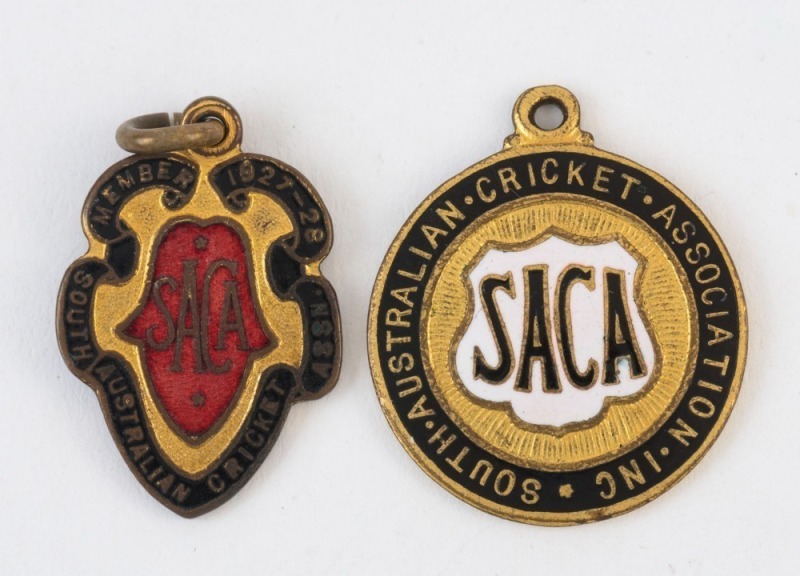 SOUTH AUSTRALIAN CRICKET ASSOCIATION: 1927-28 & 1932-33 membership badges both made by SS&Co Ltd (Adelaide); very good condition. (2)