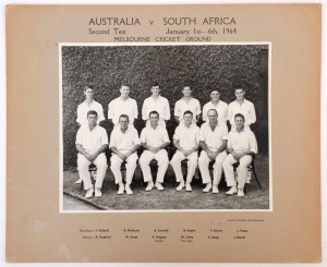 GRAHAM MCKENZIE COLLECTION - 1963-64 AUSTRALIA v SOUTH AFRICA TEST SERIES: 1963-64 Official Australian team photograph, titled 'Australia v South Africa, 2nd Test, January 1st - 6th, 1964, Melbourne Cricket Ground ', showing McKenzie 2nd left on back row;