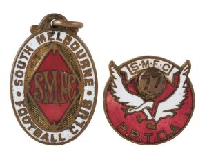 SOUTH MELBOURNE FOOTBALL CLUB: A brass & enamel membership fob (#1310) made by Stokes, together with a brass & enamel Past Players badge (P.P.T.O.A.) made by K.G.Luke; circa 1930s. (2 items).