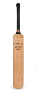 GRAHAM MCKENZIE COLLECTION - 1961 ASHES TOUR OF ENGLAND: McKenzie's Ashes Tour 'Bob Simpson' cricket bat, initialled in the ownership position by McKenzie, with signatures of players competing in the 5th Test at the Oval on reverse, with 11 English player