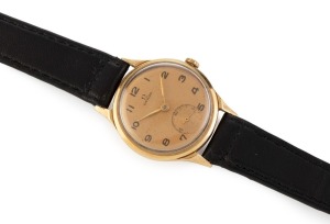 OMEGA manual wristwatch in yellow gold case with Arabic numerals and subsidiary dial, 3.5cm wide including crown