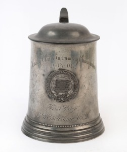 "HOUSTON CLUB SWIMMING CHAMPIONSHIP 1903-04" Pennsylvania State University first place pewter tankard trophy, ​​​​​​​15cm high