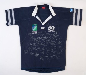 SCOTLAND '2003' WORLD CUP: rugby guernsey with numerous signatures including Bryan Redpath (Capt.), Gregor Townsend, Glenn Metcalfe, Nathan Hines, Gordon Bulloch & Tom Smith.