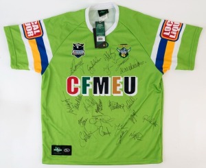 CANBERRA RAIDERS: c.2009 guernsey with approximately 20 player signatures including Gary Belcher, Josh Dugan, Glen Buttriss & Travis Waddell.