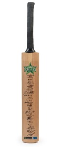 MELBOURNE STARS - BIG BASH LEAGUE: circa 2012 full size 'Spartan' cricket bat with 19 signatures including Shane Warne (Capt), Brad Hodge, David Hussey, Lasith Malinga, Glenn Maxwell & Matthew Wade.