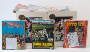 "FOOTBALL RECORDS": Mostly 1970s & 1990s accumulation (very few 1980s issues) many are Finals issues with duplication in places noting 1968 GF, 1972 PF (2), 1973 GF (2), 1974 GF, 1977 GF Replay, 1979 GF (3), etc; also a couple of stray limited edition 'Footy Snaps' (Tony Lockett & Sav Rocca) and a 1972 Collingwood Annual Report. (200 items approx).