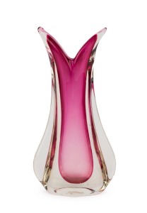 Murano cranberry Sommerso glass beak vase, circa 1950s, red scalloped foil label ta base "Genuine Venetian Glass, Made In Murano, Italy", 21.5cm high