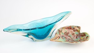 A blue Murano glass console bowl, together with a multi-coloured Murano glass dish, circa 1960, 41cm and 22cm wide