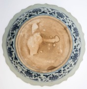 An antique Chinese blue and white porcelain wash basin bowl with fish decoration and lobed rim, late Qing early Republic Period, 8cm high, 40cm wide - 3