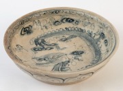 An antique Vietnamese porcelain dragon bowl, possibly shipwreck cargo, 5.5cm high, 23cm diameter - 2