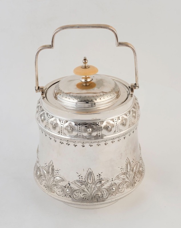 WALKER & HALL antique English silver plated biscuit barrel with ivory finial, late 19th century, 22cm high overall