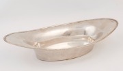 An English sterling silver oval serving bowl by Herbert Edward Barker & Frank Ernest Barker of Chester, circa 1913, 34cm wide, 372 grams