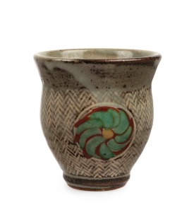 TATSUZO SHIMAOKA studio pottery beaker with blue and green crest on basket weave ground in original spruce box with papers, 8.5cm high, 8cm diameter