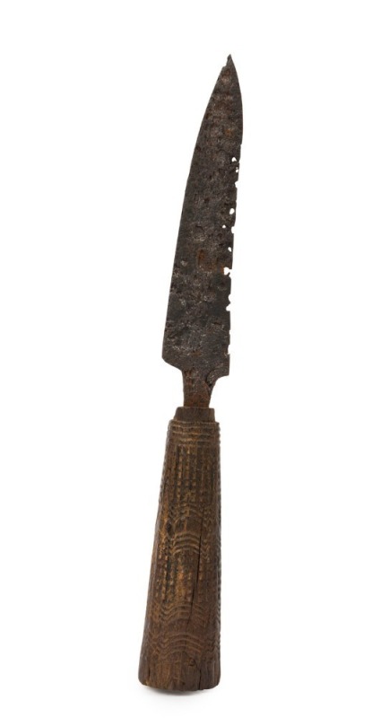 HOLLANDIA Dutch East Indiaman shipwreck relic knife with steel blade and carved hardwood handle. The Hollandia was a 40 gun Indiaman ship under the command of Captain Jan Kelder, which ran aground and sunk off the Isles of Scilly in 1743. Accompanied by a