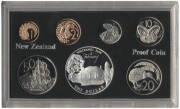 Range with NEW ZEALAND - 2011 Silver Currency Proof set, 1977 Proof set of 7 (2), Unc. sets, 1977 set of 7 and 1990 set of 5 (2); Proof One Dollar 1974 cased, 1975, 1976, 1983 Royal Visit cased and 2009 75th Anniv. of Reserve Bank (2). Plus a mixed group