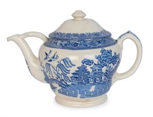 MALING WARE "Willow" pattern oversize teapot, 19th/20th century, black factory mark to base, ​​​​​​​an impressive 25cm high, 39cm wide
