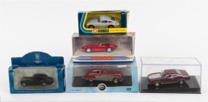 DIE CAST MODELS - BOXED SELECTION: with Corgi 1995 re-issue of James Bond Aston Martin D.B.5 (model #96655); Dinky 1968 Jaguar 'E' Type (DY-18); Oxford Automobile Co Jaguar MK VIII; Autoart Ford Falcon Coupe GT351; Lledo Rolls Royce Silver Cloud; models a