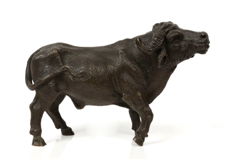 WATER BUFFALO FIGURINE antique bronze, length 22cm, height 13cm, weight 1.2kg; late 19th century.